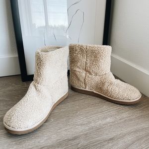 Sherpa slipper boots
